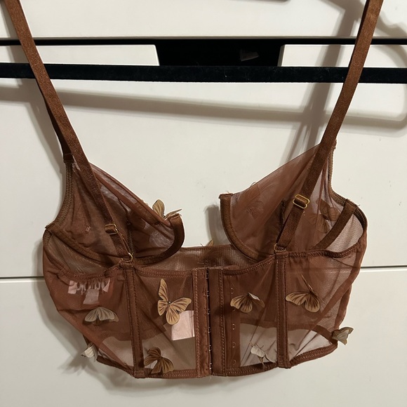 Butterfly top - Picture 2 of 2